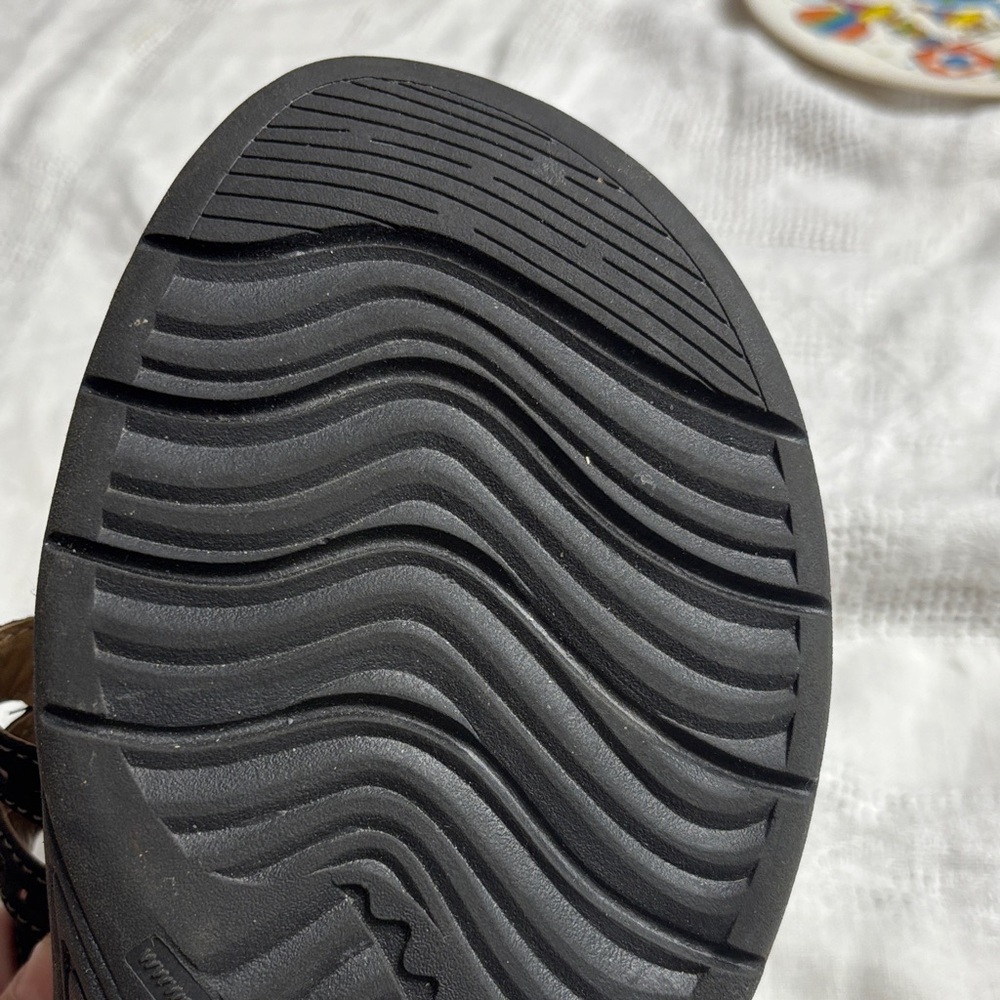 Earth‎ Spirit Women's Black and Beige Sandals - Picture 10 of 12
